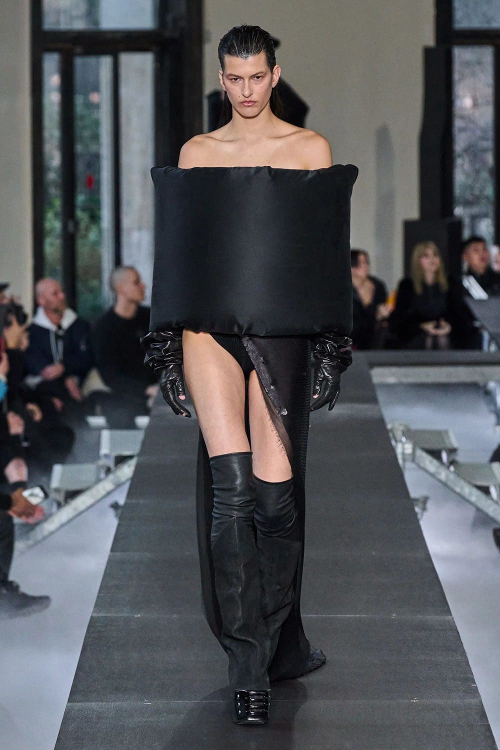 Rick Owens Otoño Invierno 2023 2024 París Runway Magazine 15
