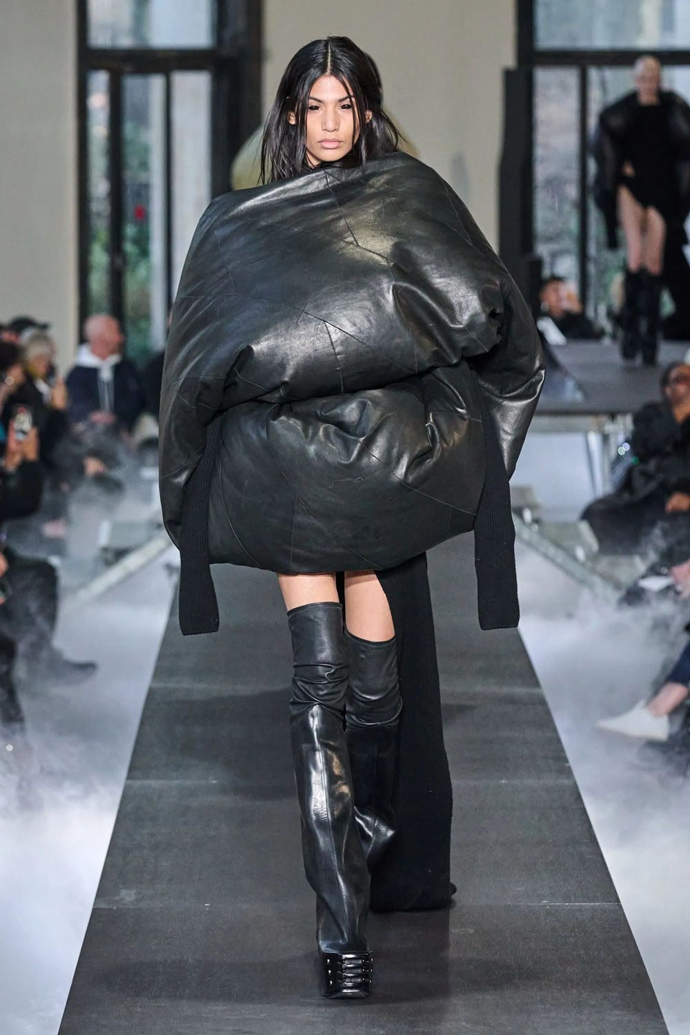 Rick Owens Otoño Invierno 2023 2024 París Runway Magazine 2