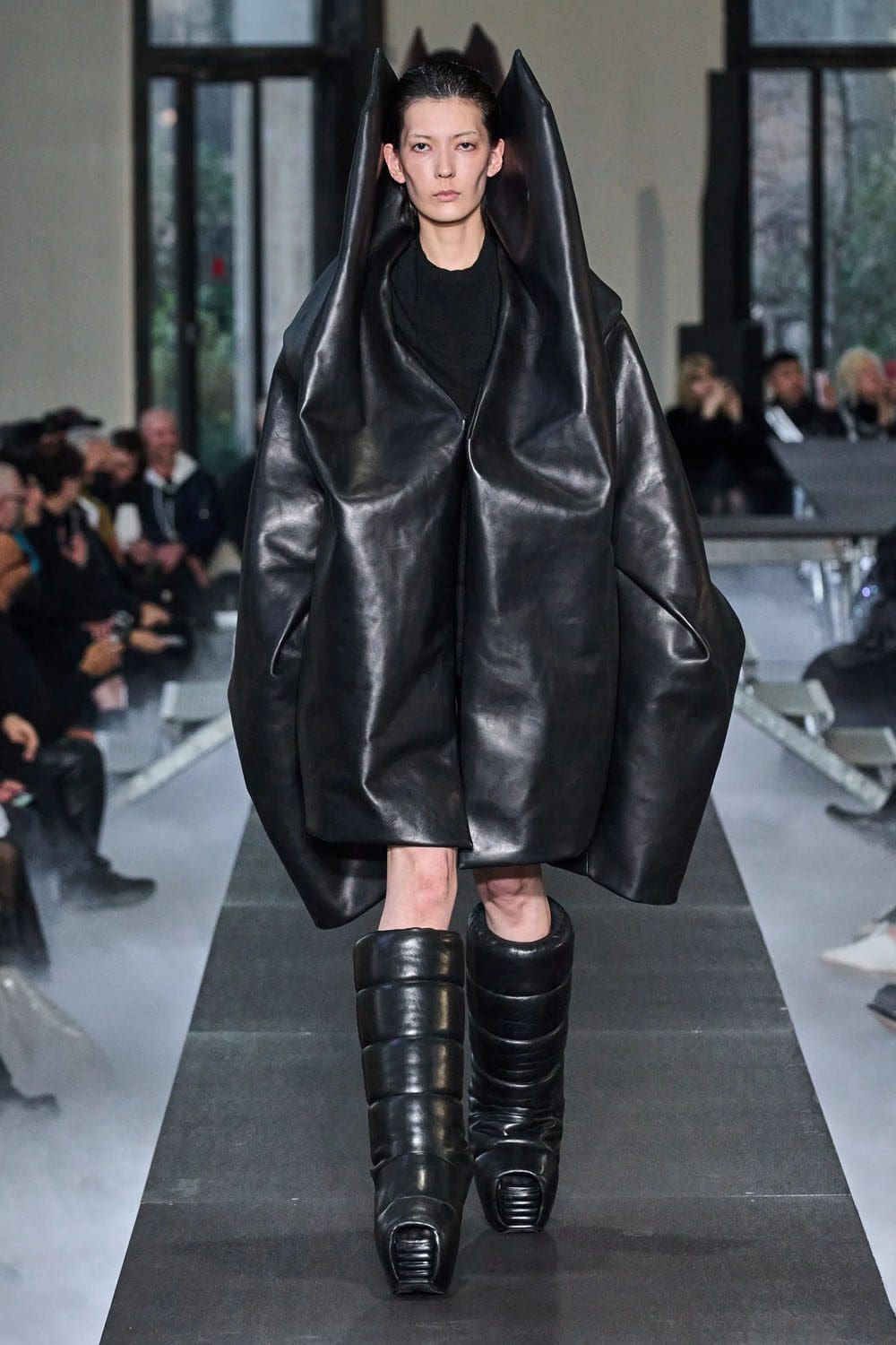 Rick Owens Otoño Invierno 2023 2024 París Runway Magazine 22