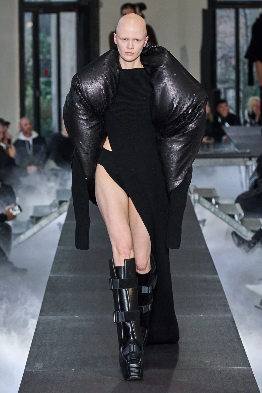 Rick Owens Otoño Invierno 2023 2024 París Runway Magazine 5