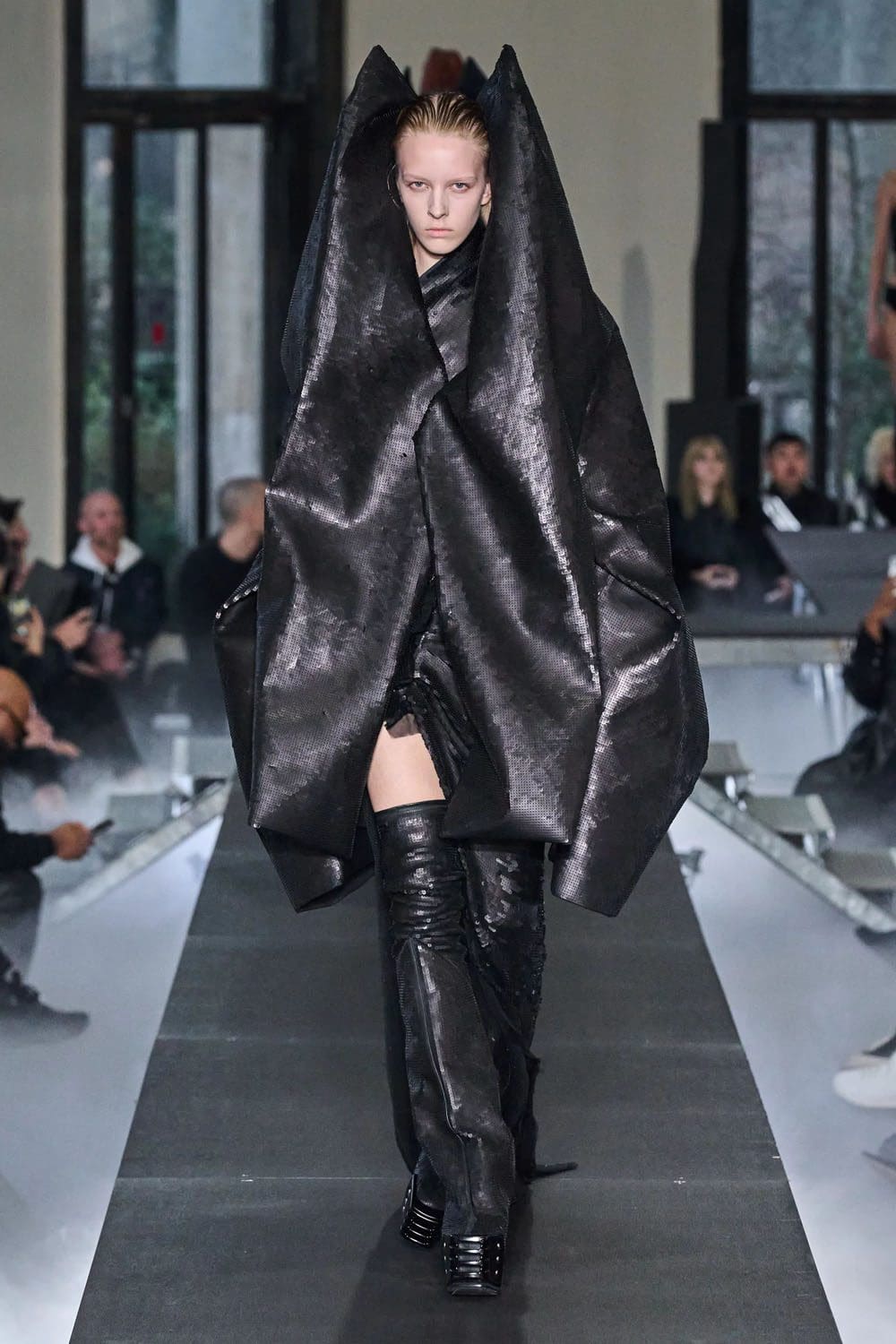 Rick Owens Otoño Invierno 2023 2024 París Runway Magazine 51