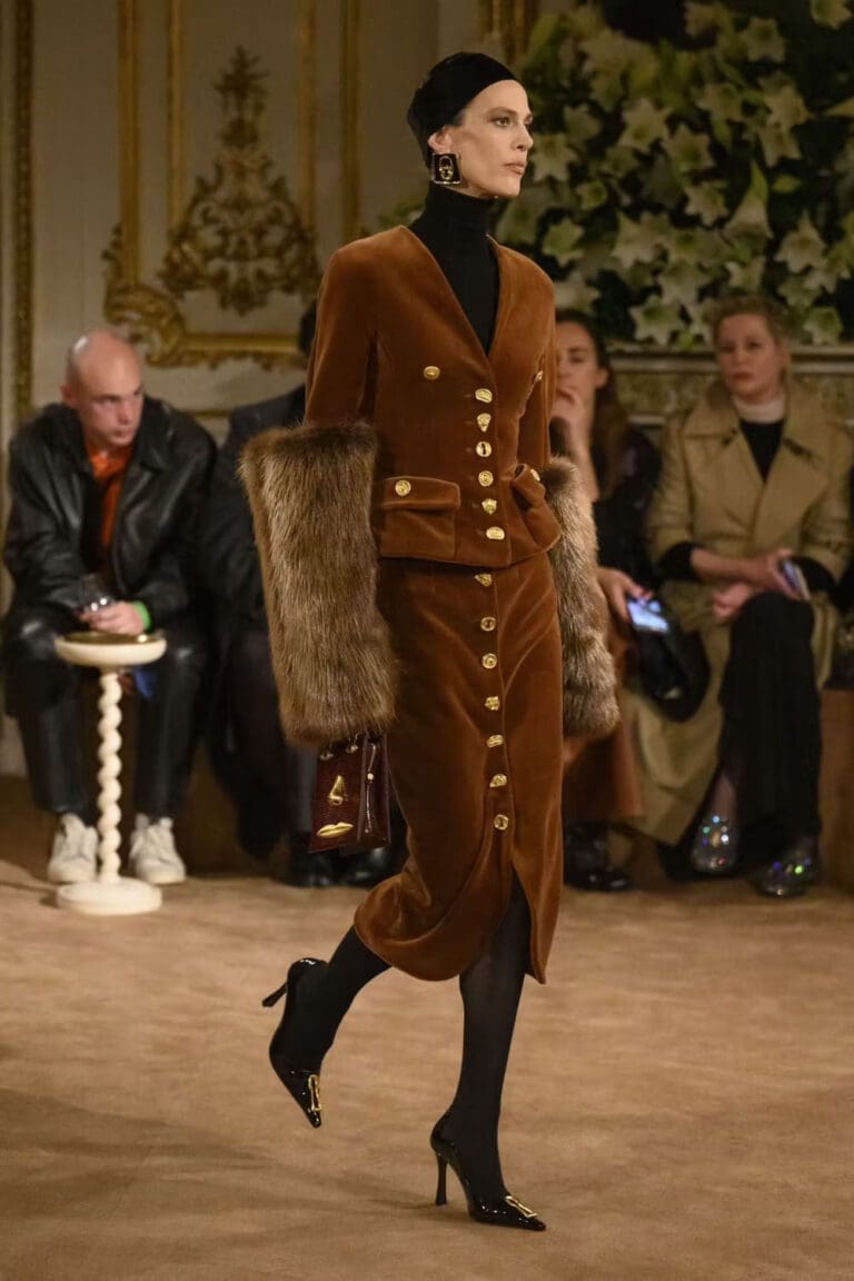 Schiaparelli Fall Winter 2023-2024 Ready-to-Wear - RUNWAY MAGAZINE ...