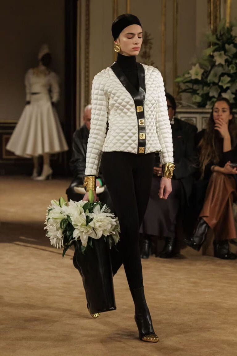 Schiaparelli Fall Winter 2023-2024 Ready-to-Wear - RUNWAY MAGAZINE ...