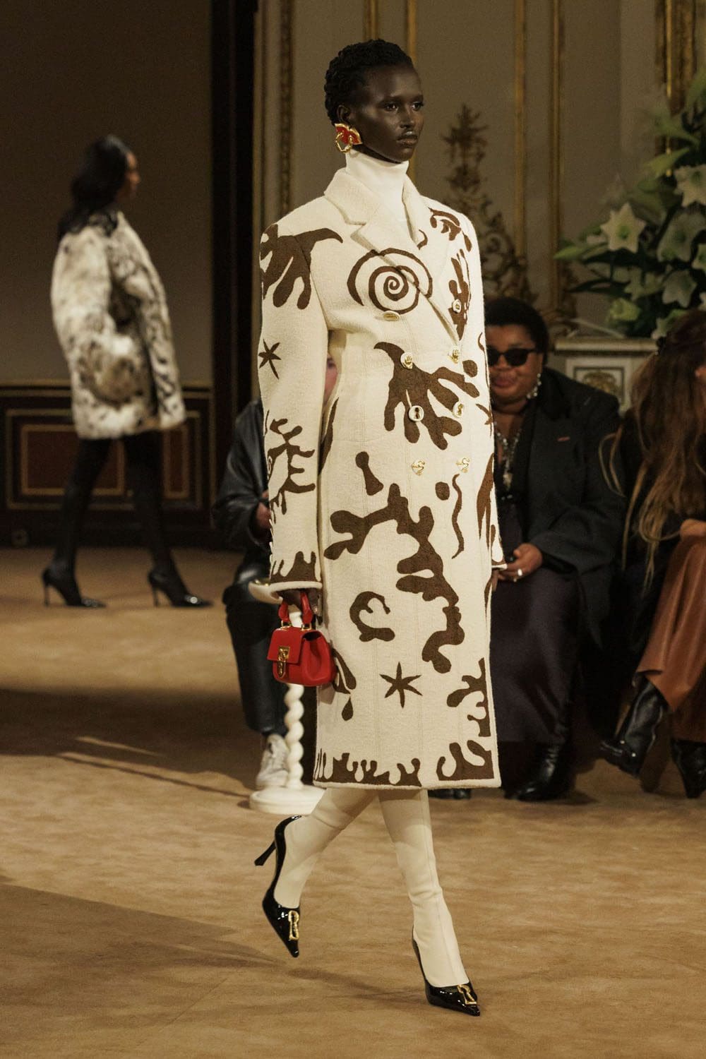 Schiaparelli Autunno Inverno 2023 2024 Pronto da indossare Runway 27 Magazine