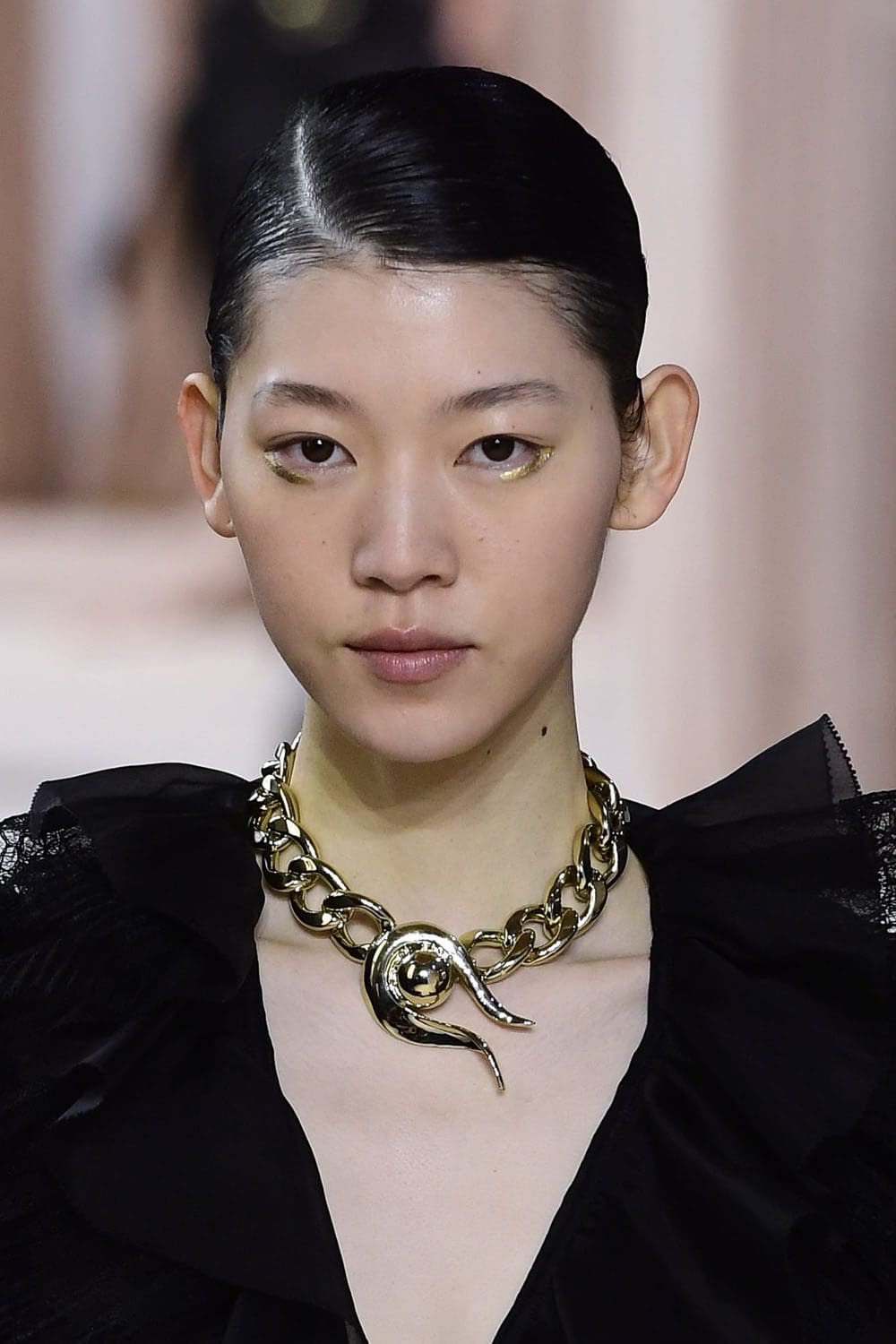 夏姿陈 (Shiatzy Chen) 秋季 2023 信息 Runway 37杂志