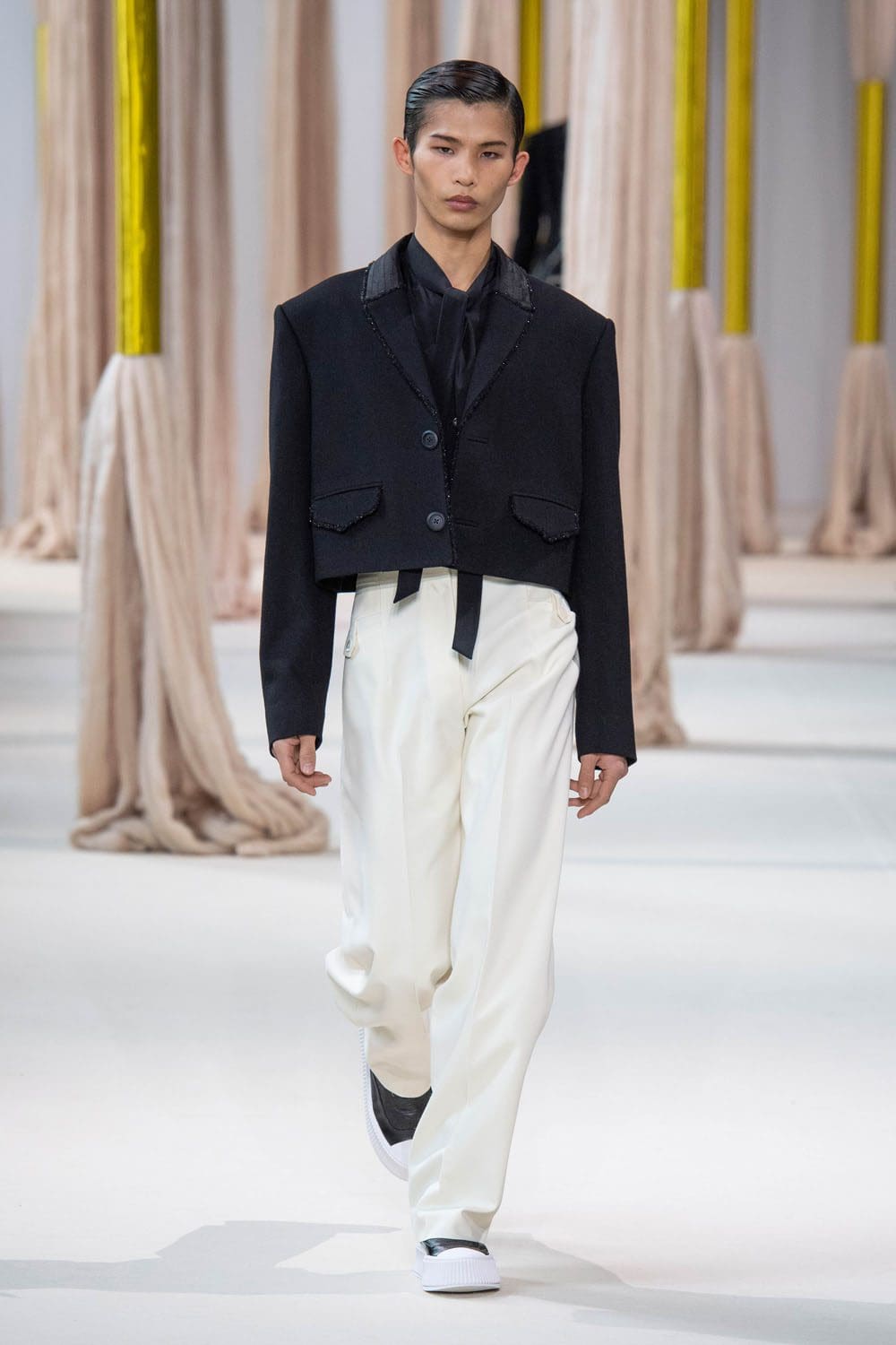 夏姿陈 (Shiatzy Chen) 秋冬 2023 2024 巴黎 Runway 26杂志