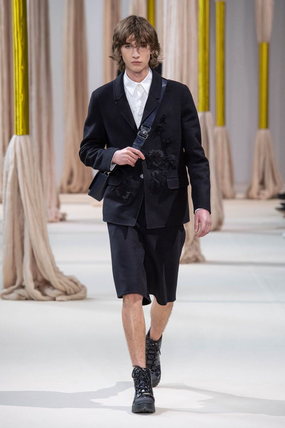 夏姿陈 (Shiatzy Chen) 秋冬 2023 2024 巴黎 Runway 28杂志