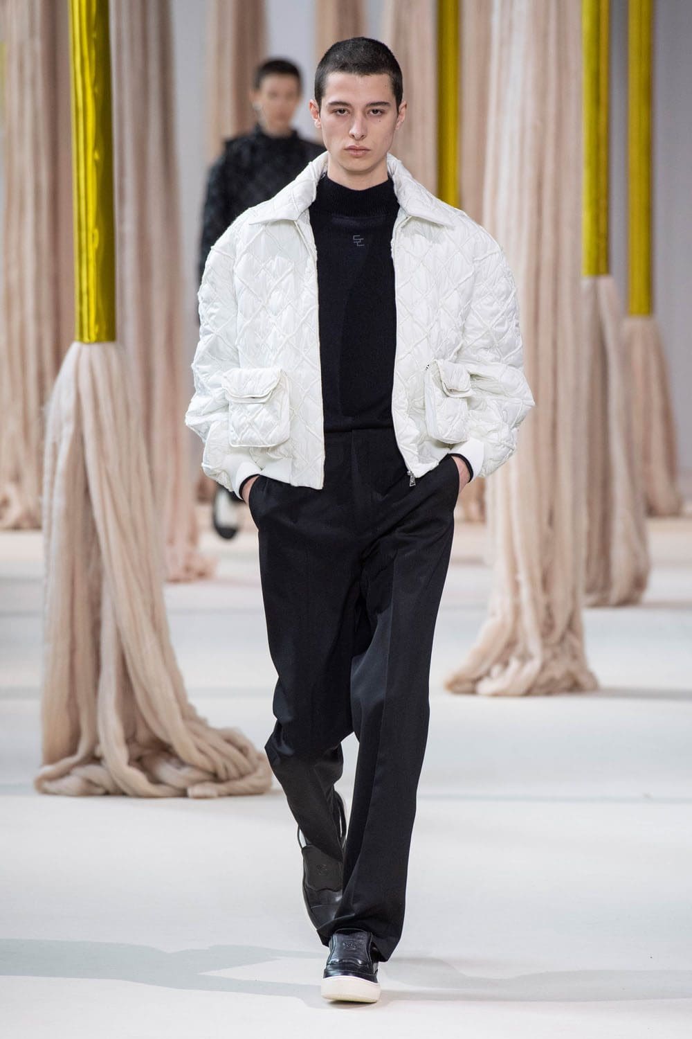 夏姿陈 (Shiatzy Chen) 秋冬 2023 2024 巴黎 Runway 32杂志