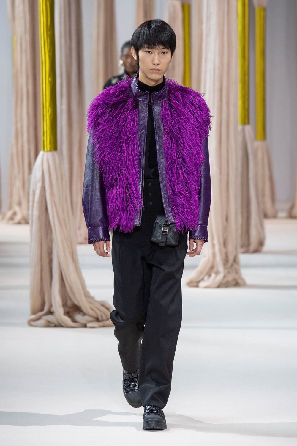 夏姿陈 (Shiatzy Chen) 秋冬 2023 2024 巴黎 Runway 40杂志