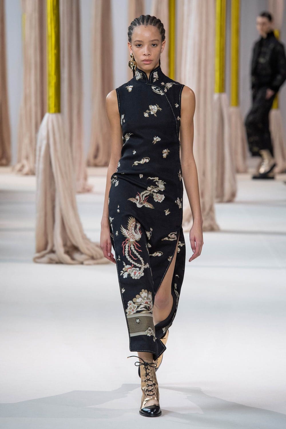 夏姿陈 (Shiatzy Chen) 秋冬 2023 2024 巴黎 Runway 42杂志