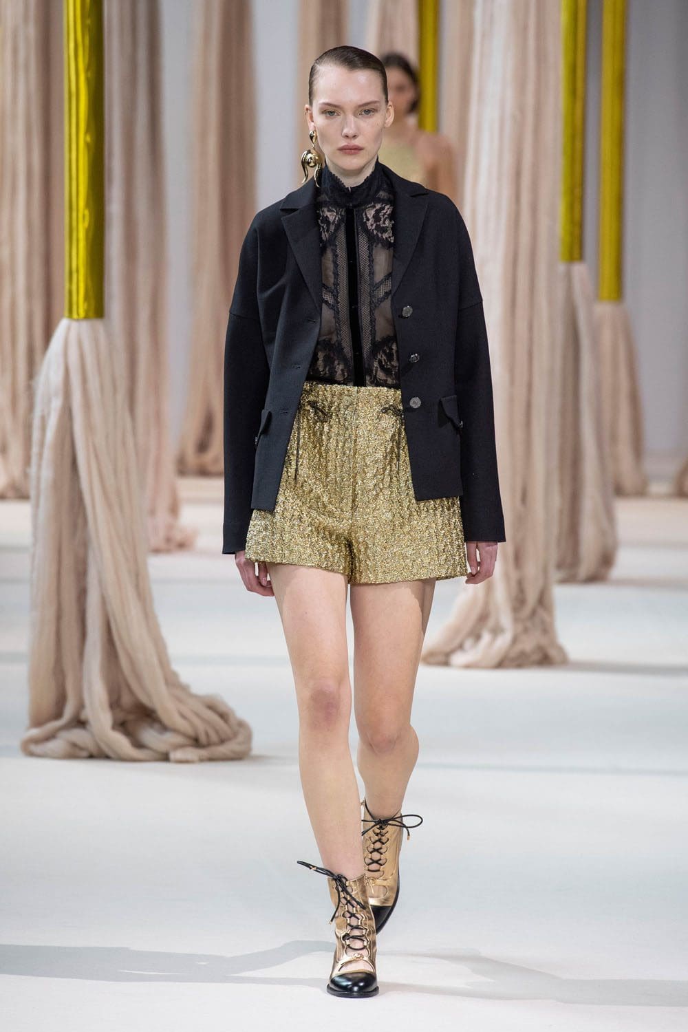 夏姿陈 (Shiatzy Chen) 秋冬 2023 2024 巴黎 Runway 51杂志