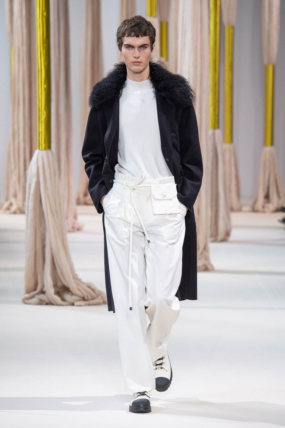 夏姿陈 (Shiatzy Chen) 秋冬 2023 2024 巴黎 Runway 56杂志