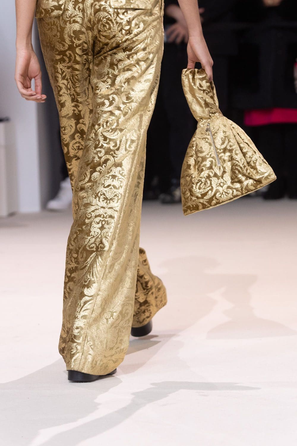 夏姿陈 (Shiatzy Chen) 秋冬 2023 2024 巴黎 Runway 61杂志