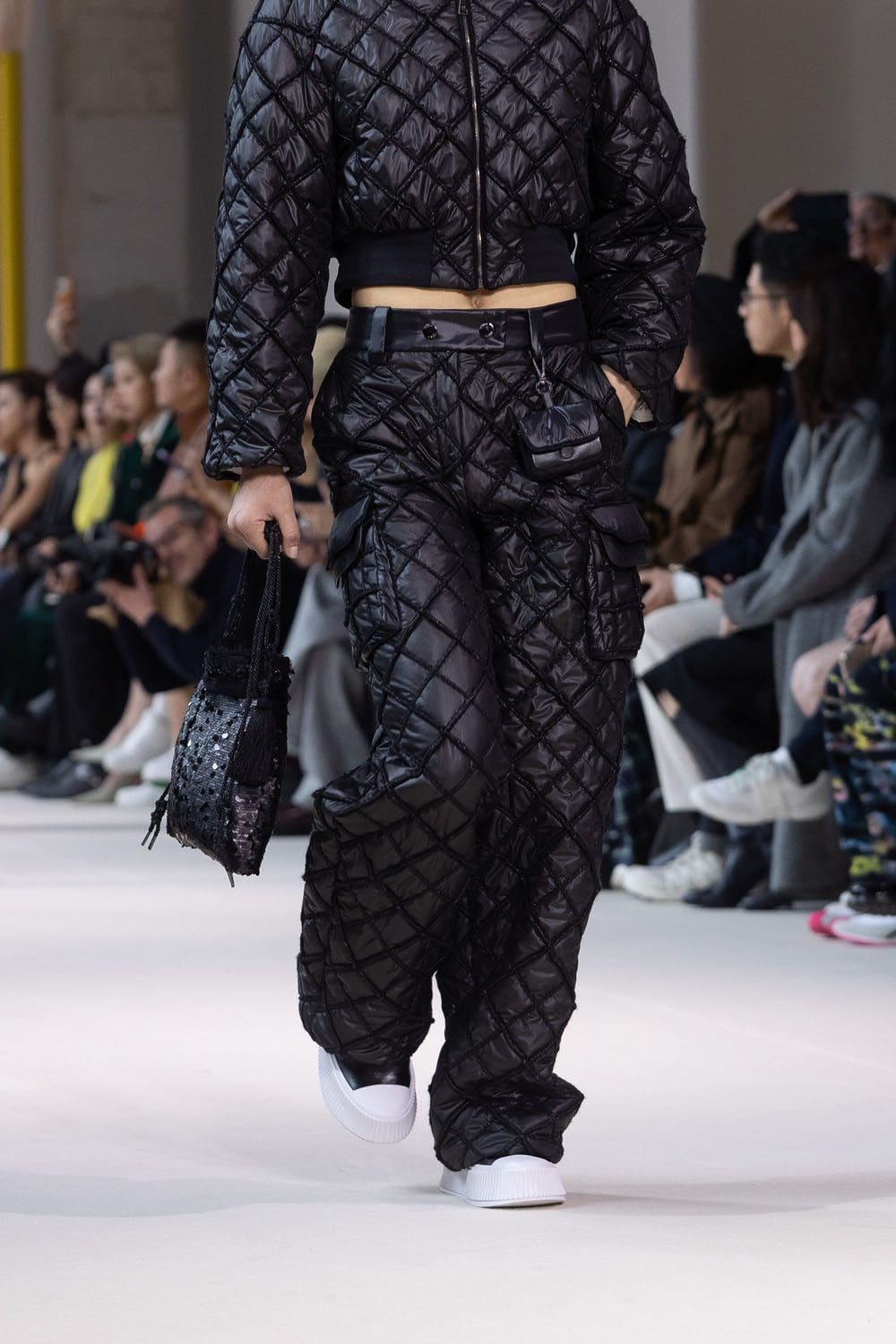 夏姿陈 (Shiatzy Chen) 秋冬 2023 2024 巴黎 Runway 71杂志