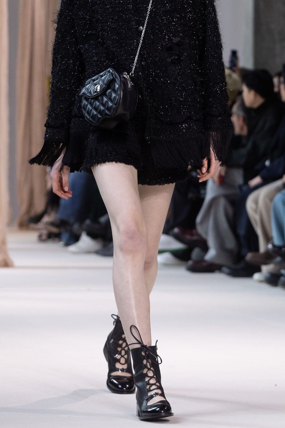 夏姿陈 (Shiatzy Chen) 秋冬 2023 2024 巴黎 Runway 73杂志