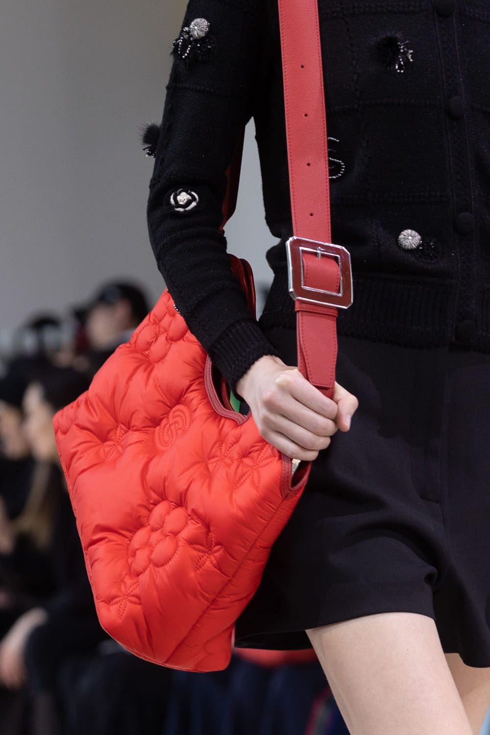 夏姿陈 (Shiatzy Chen) 秋冬 2023 2024 巴黎 Runway 80杂志