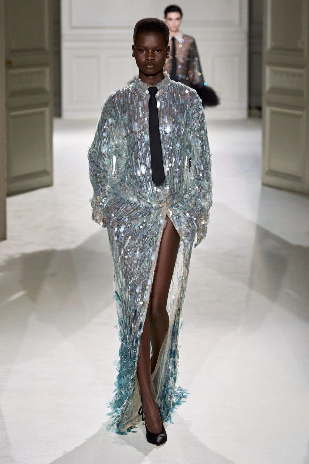 Валентино Осень Зима 2023 2024 Runway Журнал 68