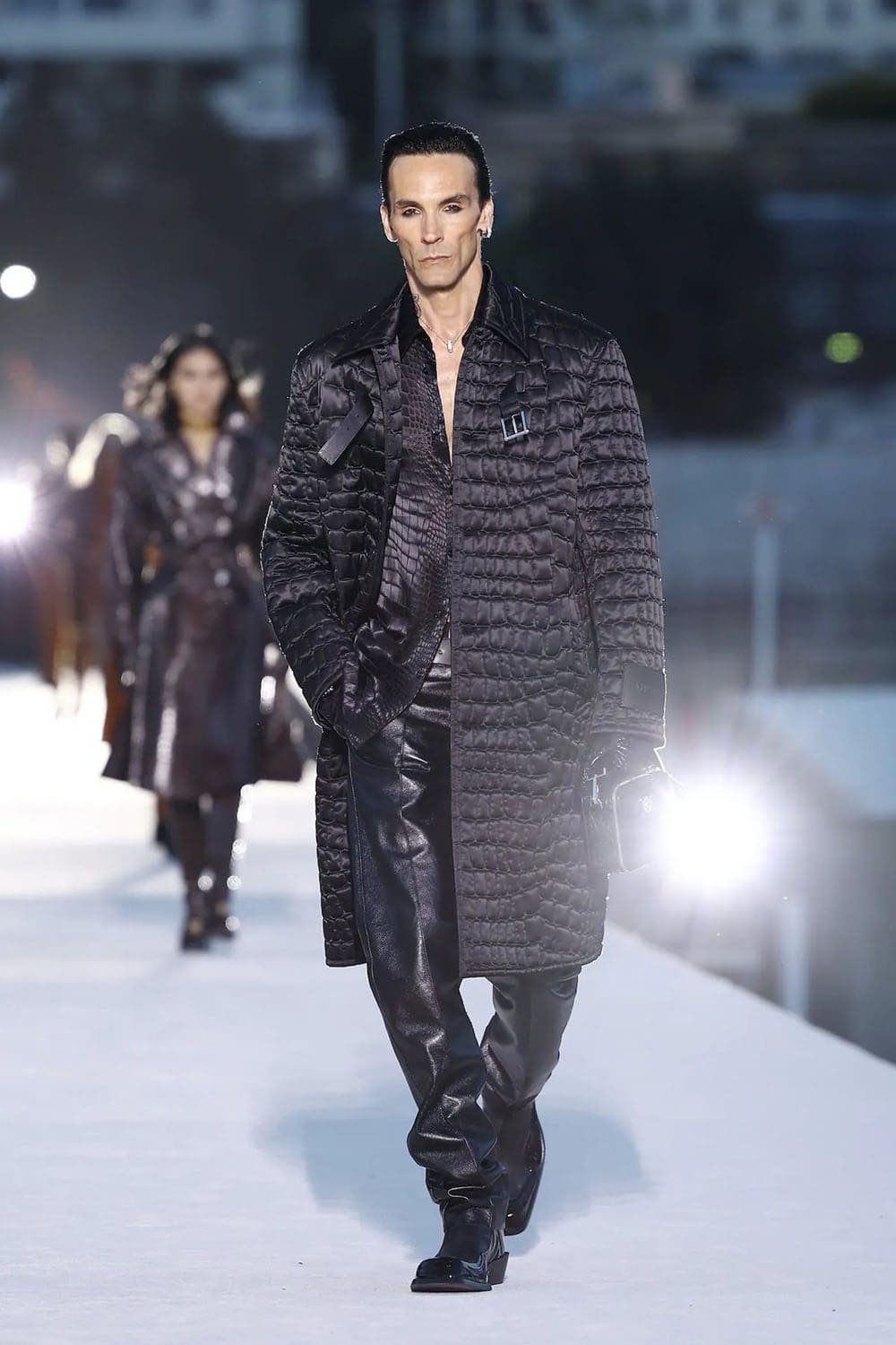 Versace Fall Winter 2023 Los Angeles Runway Magazine 26