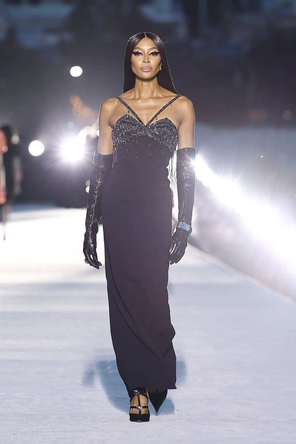 Versace Fall Winter 2023 Los Angeles Runway Magazine 33