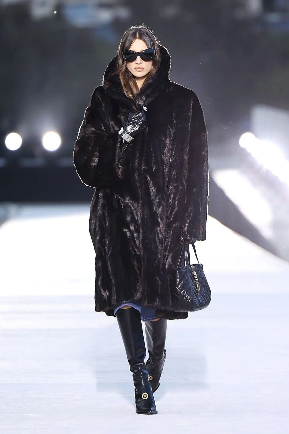 Versace Fall Winter 2023 Los Angeles Runway Magazine 35
