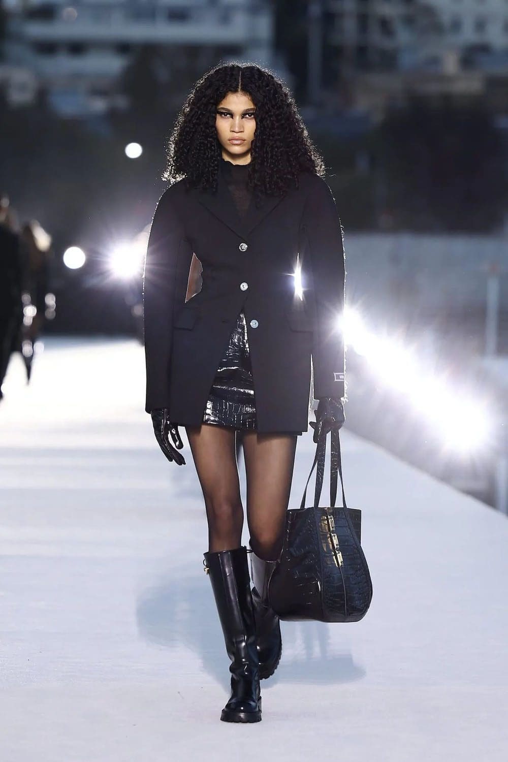 Versace Fall Winter 2023 Los Angeles Runway Magazine 55