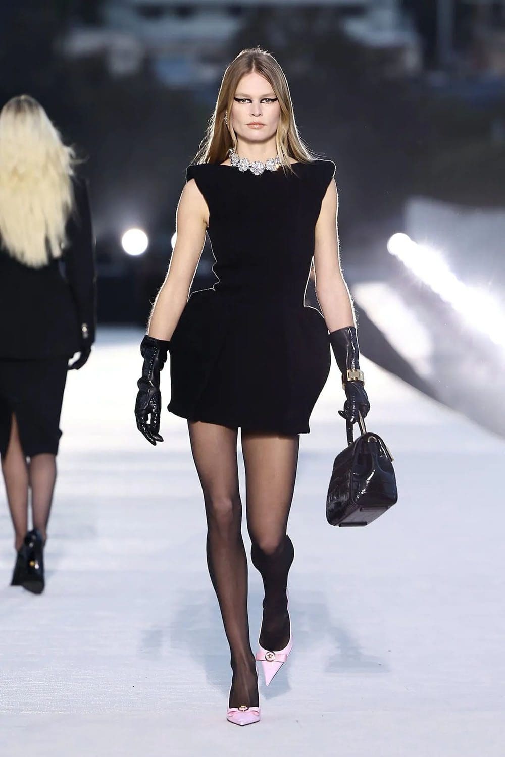 Versace Fall Winter 2023 Los Angeles Runway Magazine 57