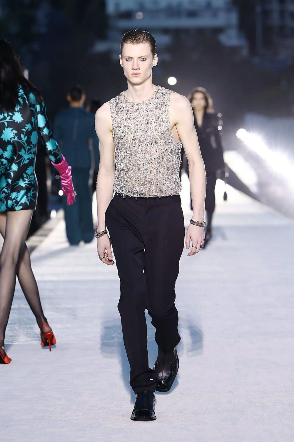 Versace Fall Winter 2023 Los Angeles Runway Magazine 6