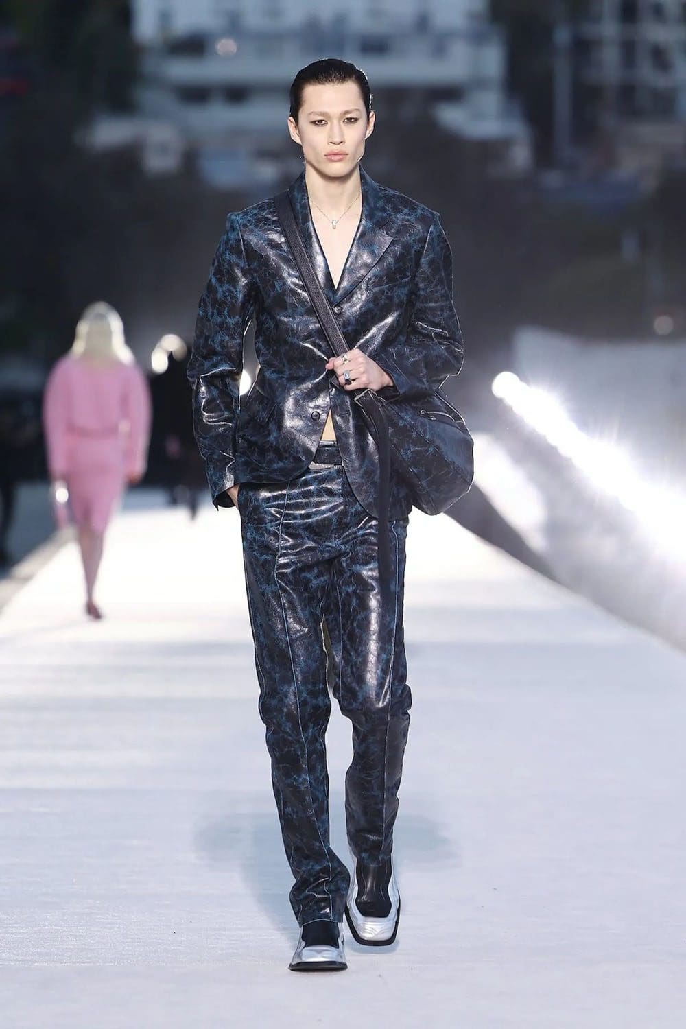 Versace Fall Winter 2023 Los Angeles Runway Magazine 60
