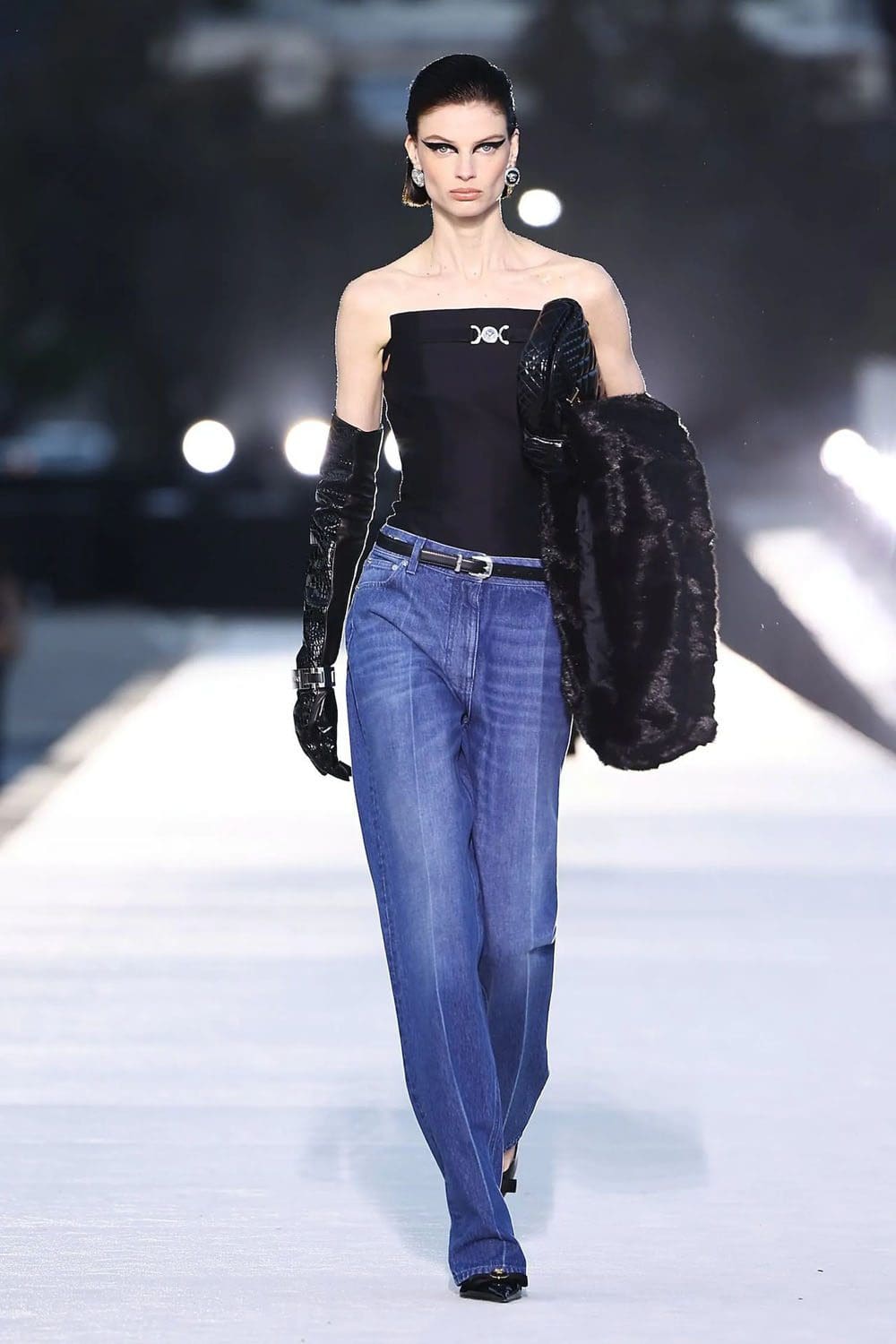 Versace Fall Winter 2023 Los Angeles Runway Magazine 65