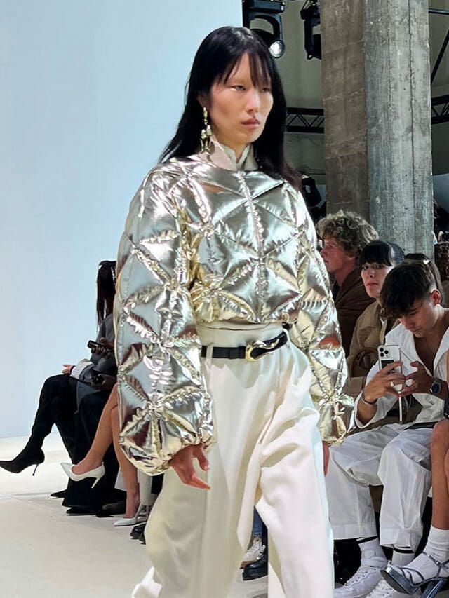 Shiatzy Chen Fall Winter 2023-2024 Backstage, First Looks