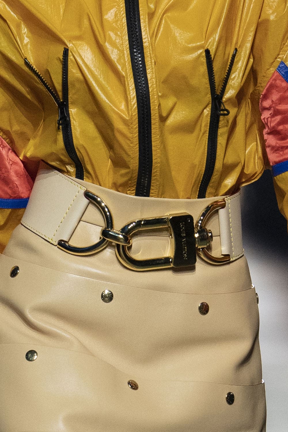 Louis Vuitton Pré-Automne 2023 Sacs, chaussures, détails Runway Magazine (1)