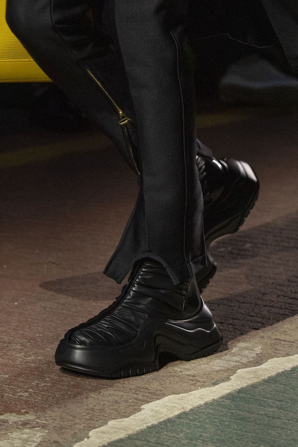 Louis Vuitton Pré-Automne 2023 Sacs, chaussures, détails Runway Magazine (12)