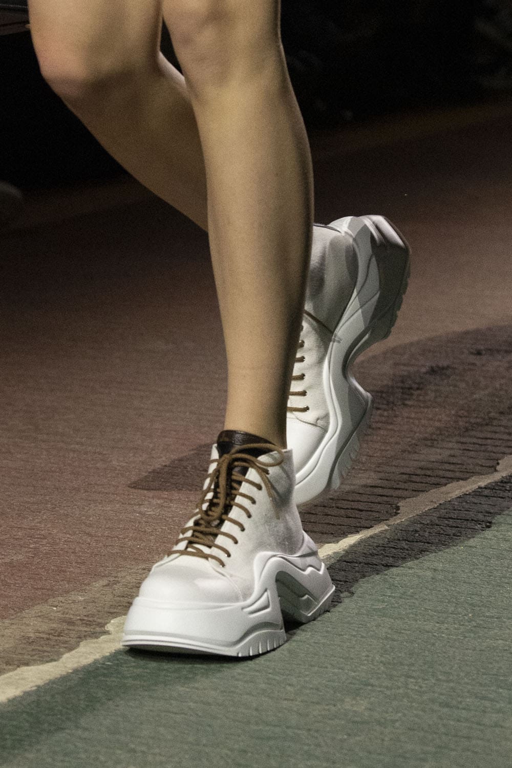 Louis Vuitton Pré-Automne 2023 Sacs, chaussures, détails Runway Magazine (15)