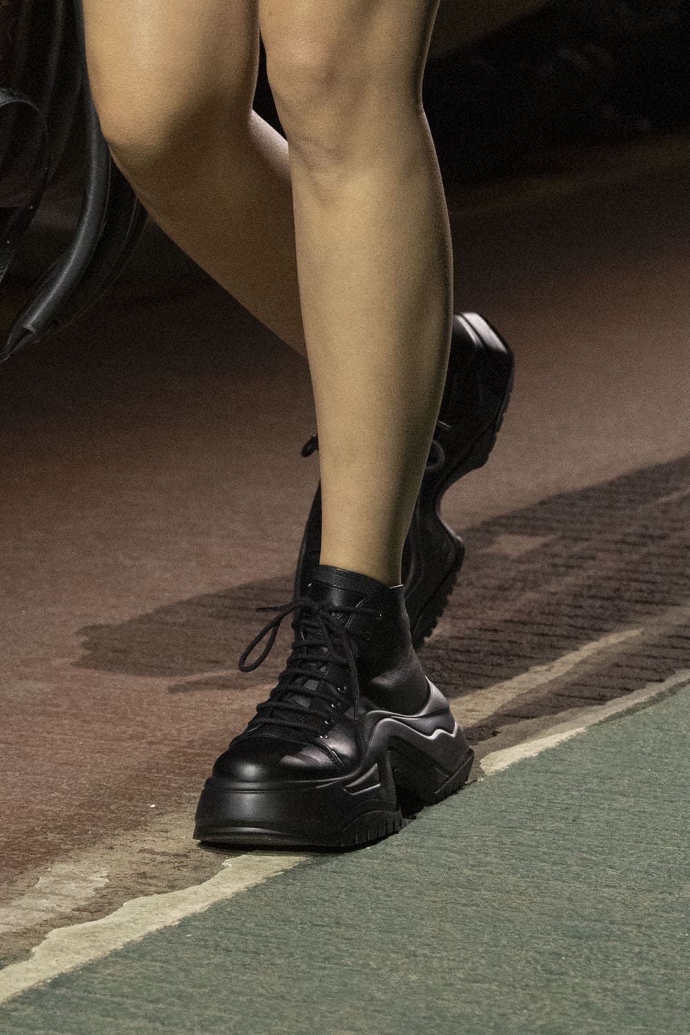 Louis Vuitton Pré-Automne 2023 Sacs, chaussures, détails Runway Magazine (18)
