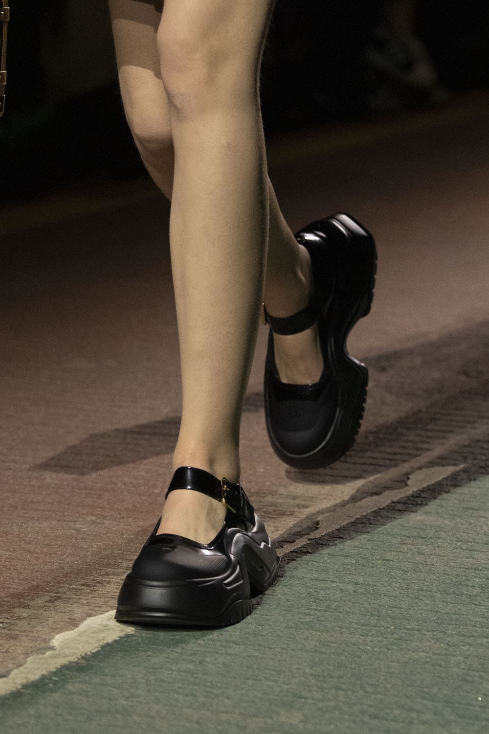 Louis Vuitton Pré-Automne 2023 Sacs, chaussures, détails Runway Magazine (19)