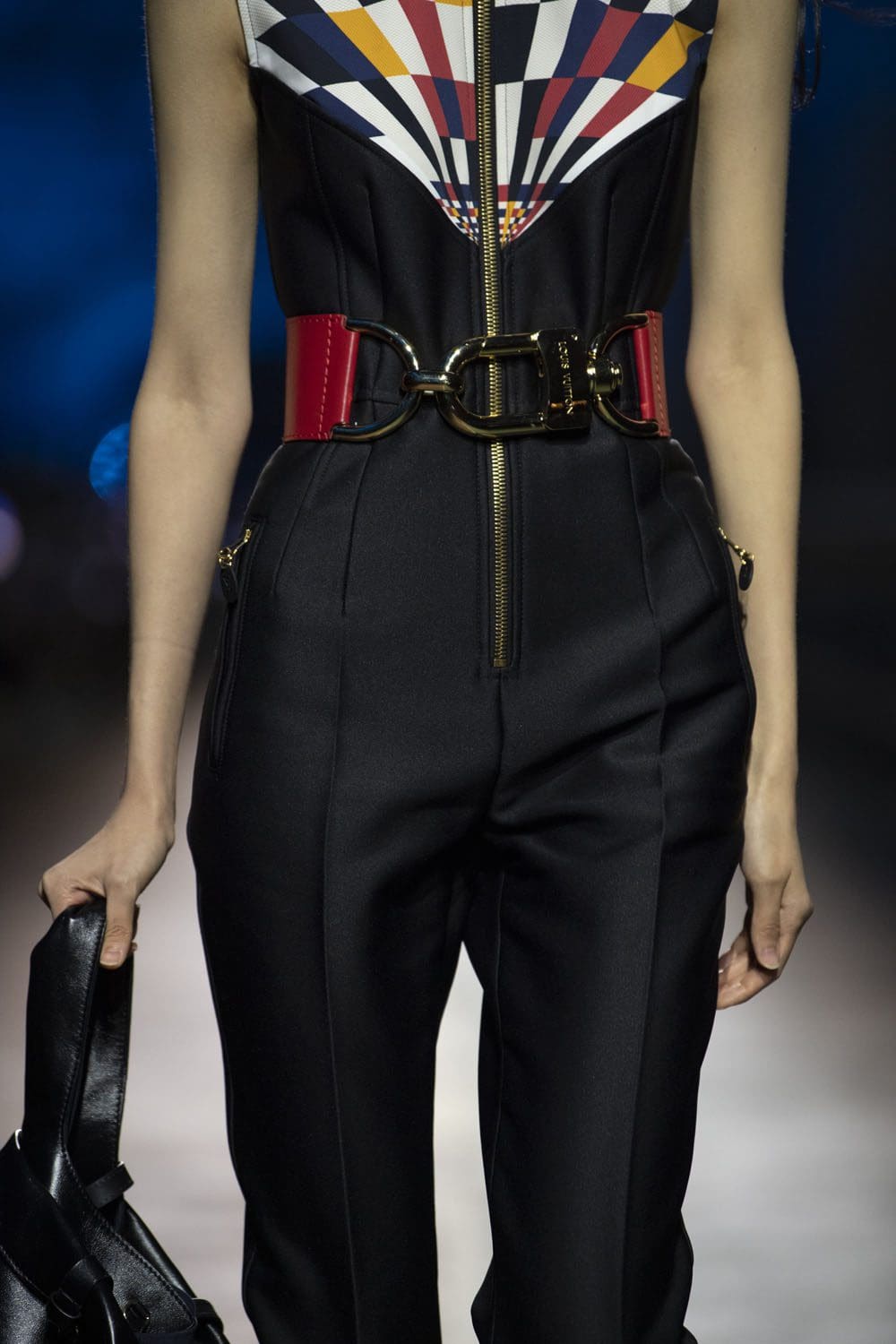 Louis Vuitton Pré-Automne 2023 Sacs, chaussures, détails Runway Magazine (2)