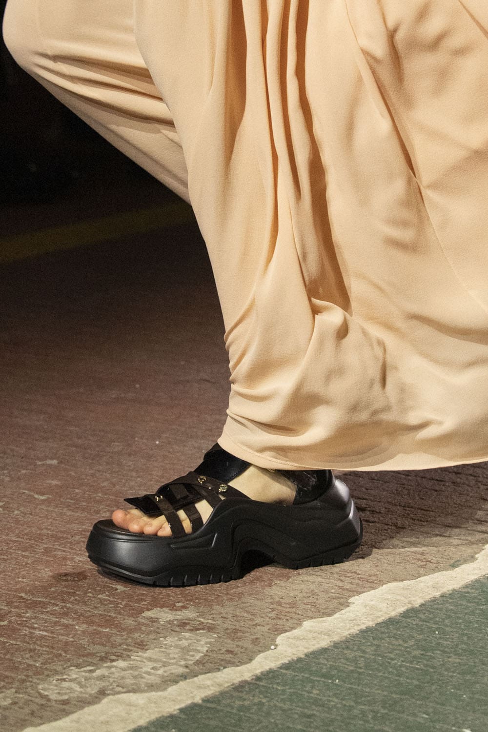 Louis Vuitton Pré-Automne 2023 Sacs, chaussures, détails Runway Magazine (23)