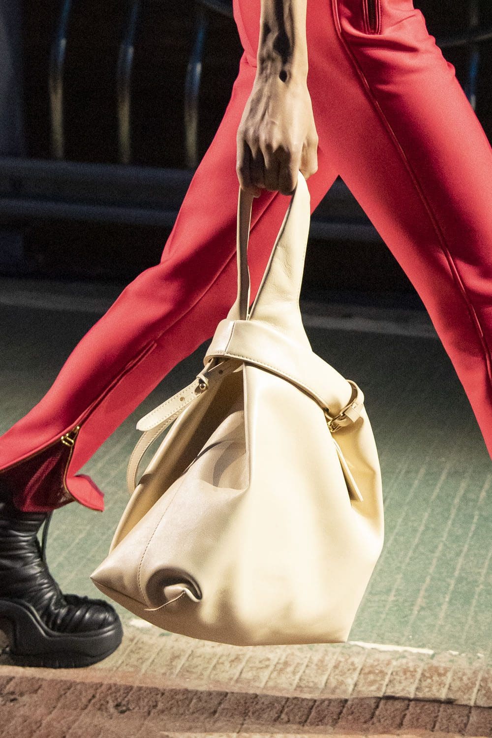 Louis Vuitton Pré-Automne 2023 Sacs, chaussures, détails Runway Magazine (41)