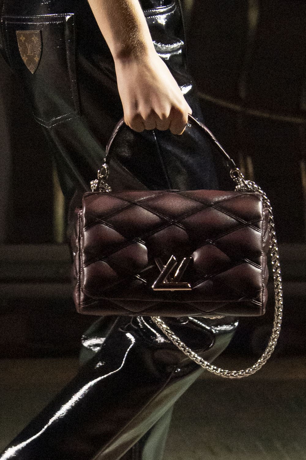 Louis Vuitton Pré-Automne 2023 Sacs, chaussures, détails Runway Magazine (46)