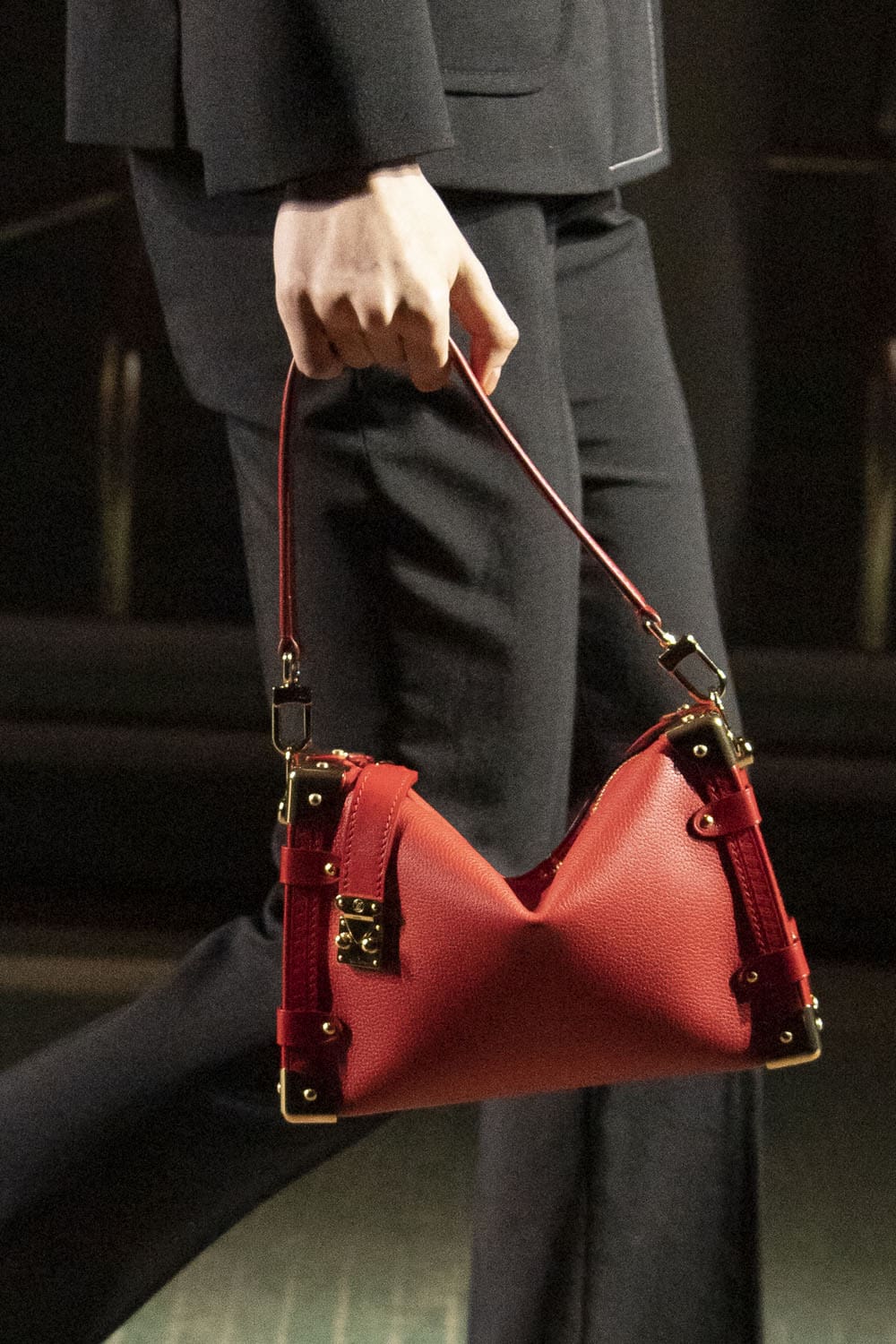 Louis Vuitton Pré-Automne 2023 Sacs, chaussures, détails Runway Magazine (50)