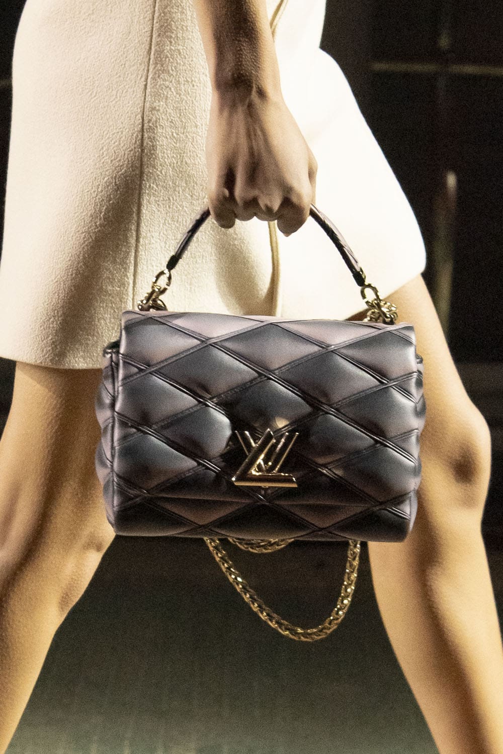 Louis Vuitton Pré-Automne 2023 Sacs, chaussures, détails Runway Magazine (52)