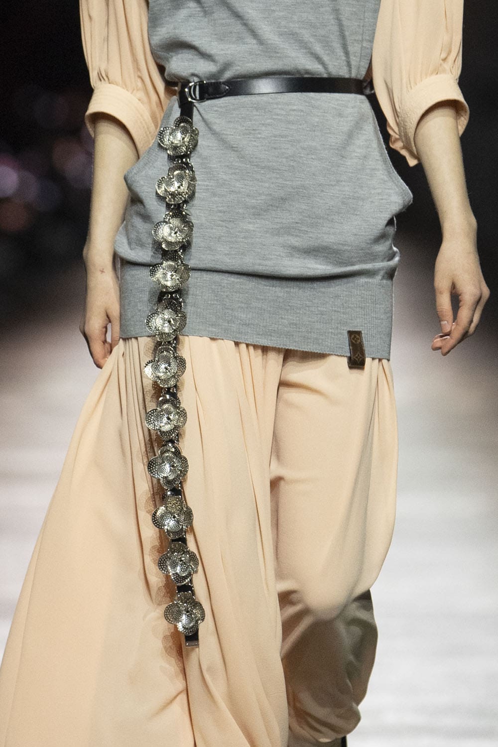 Louis Vuitton Pré-Automne 2023 Sacs, chaussures, détails Runway Magazine (6)