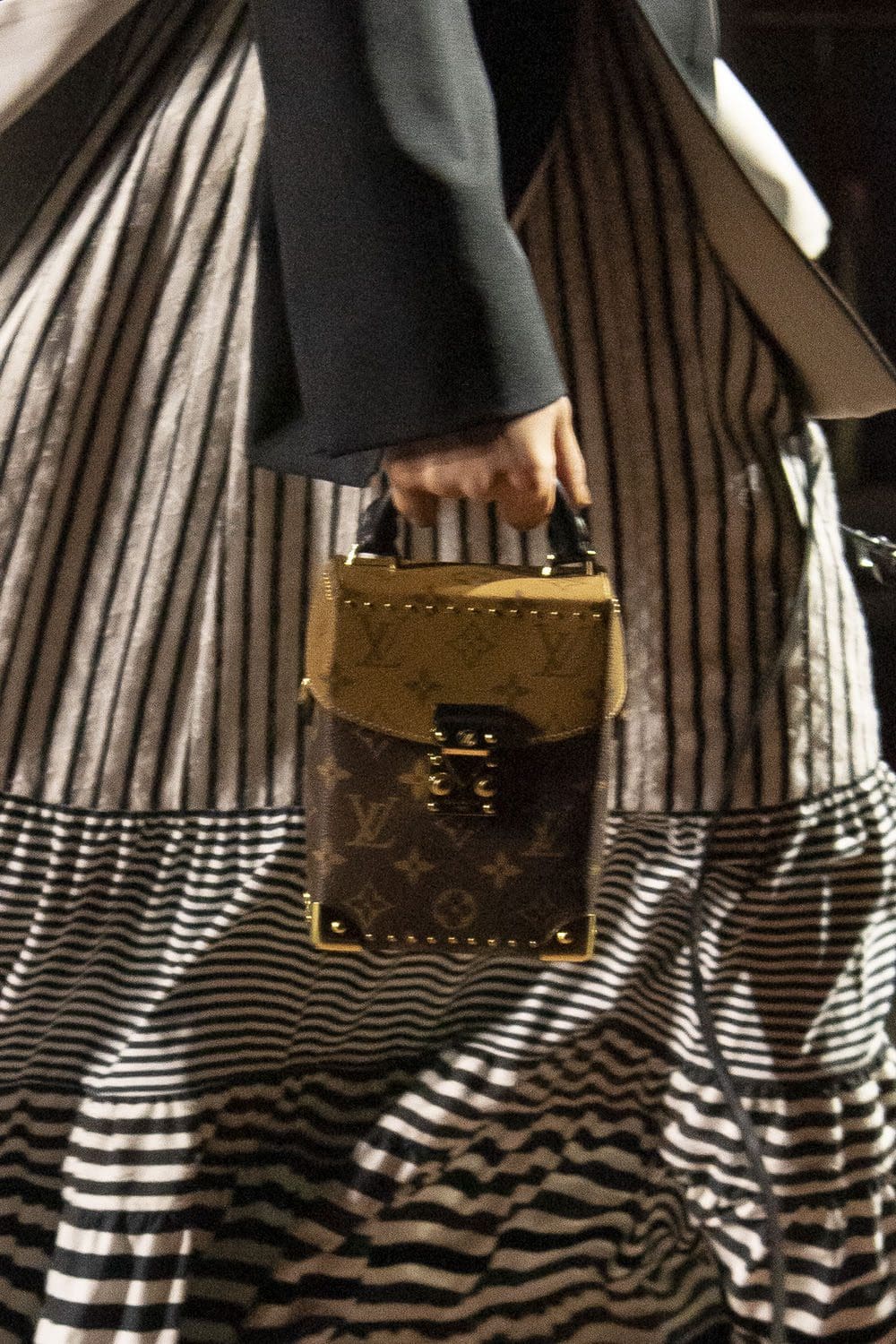 Louis Vuitton Pré-Automne 2023 Sacs, chaussures, détails Runway Magazine (62)