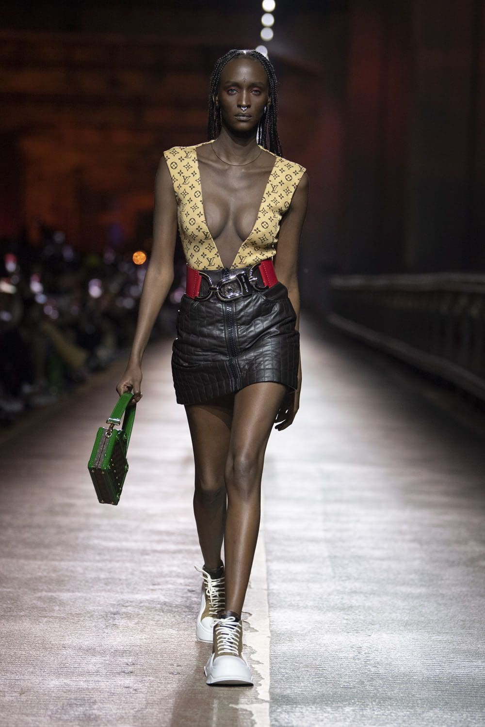 Louis Vuitton Pré-Automne 2023 Séoul Runway Magazine (15)