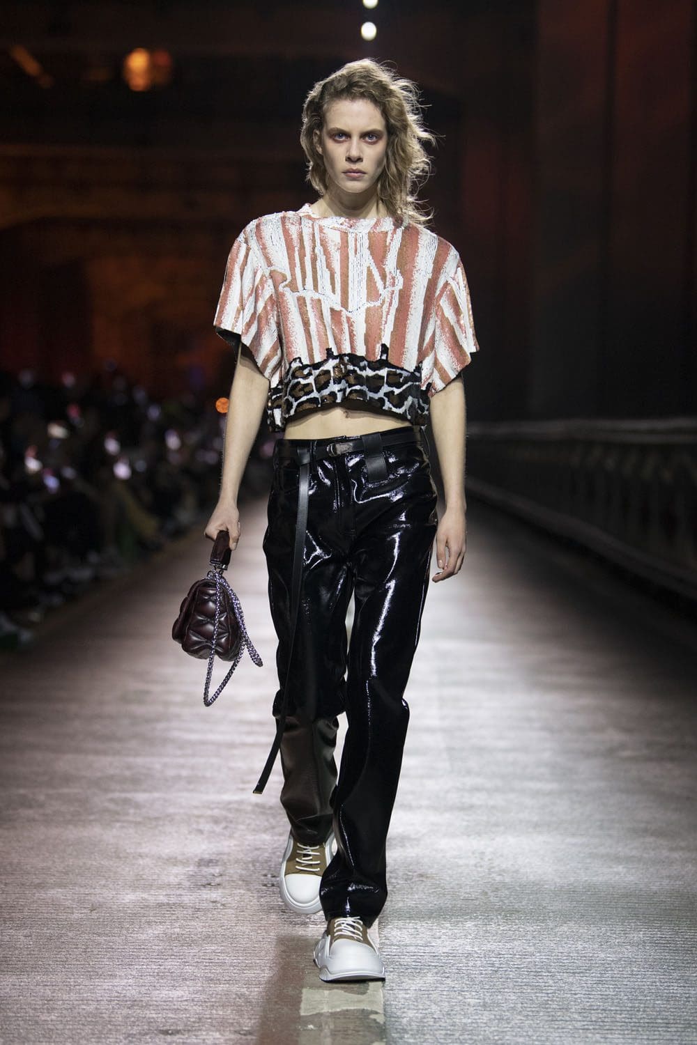 Louis Vuitton Pré-Automne 2023 Séoul Runway Magazine (16)