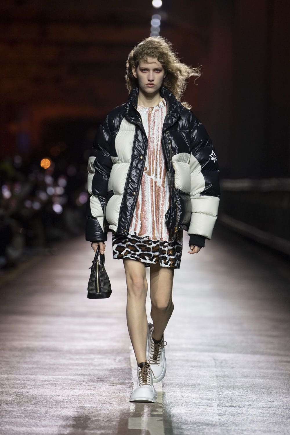 Louis Vuitton Pré-Automne 2023 Séoul Runway Magazine (18)