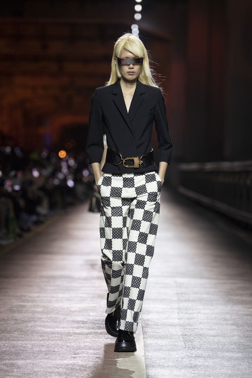 Louis Vuitton Pré-Automne 2023 Séoul Runway Magazine (19)