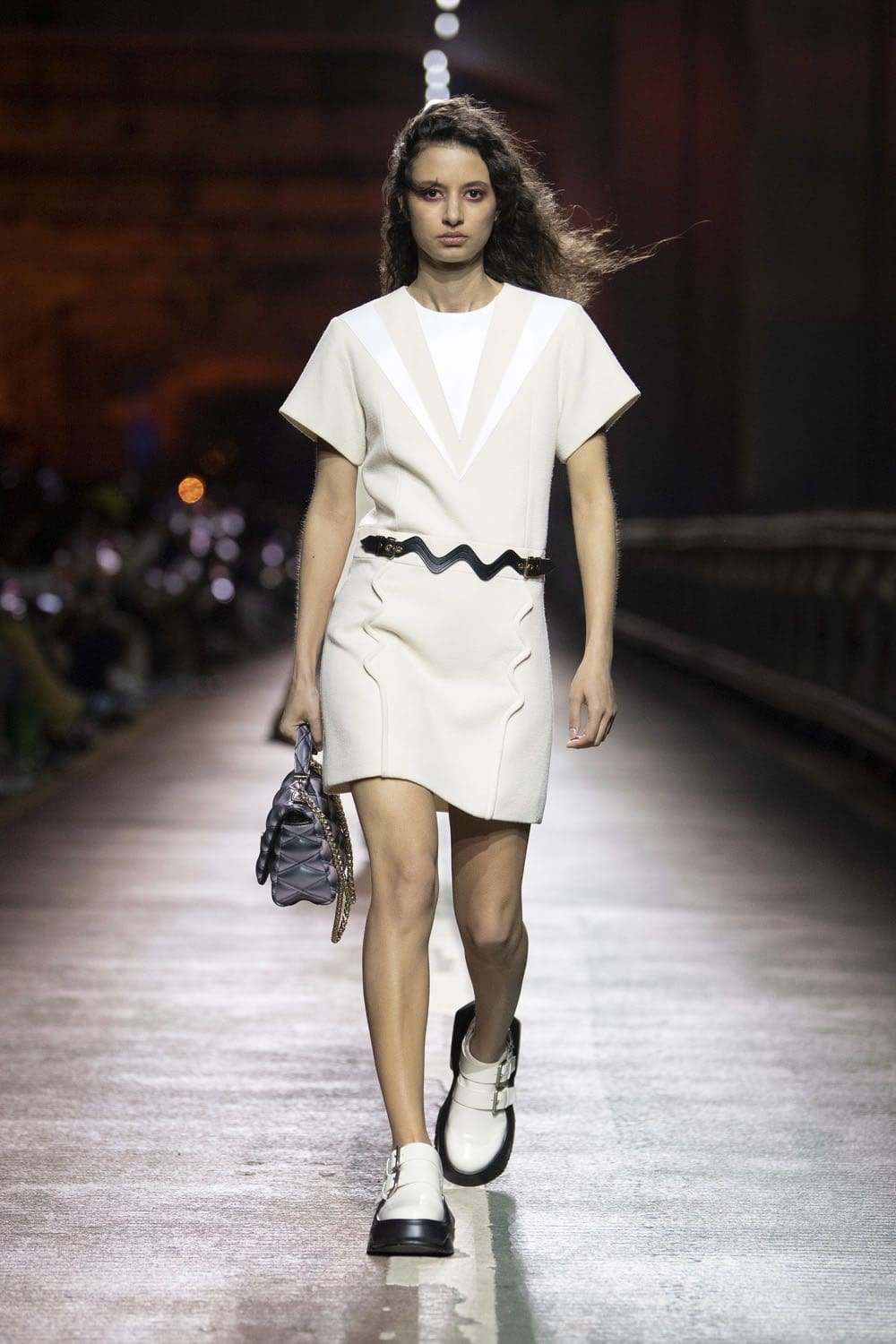 Louis Vuitton Pré-Automne 2023 Séoul Runway Magazine (24)