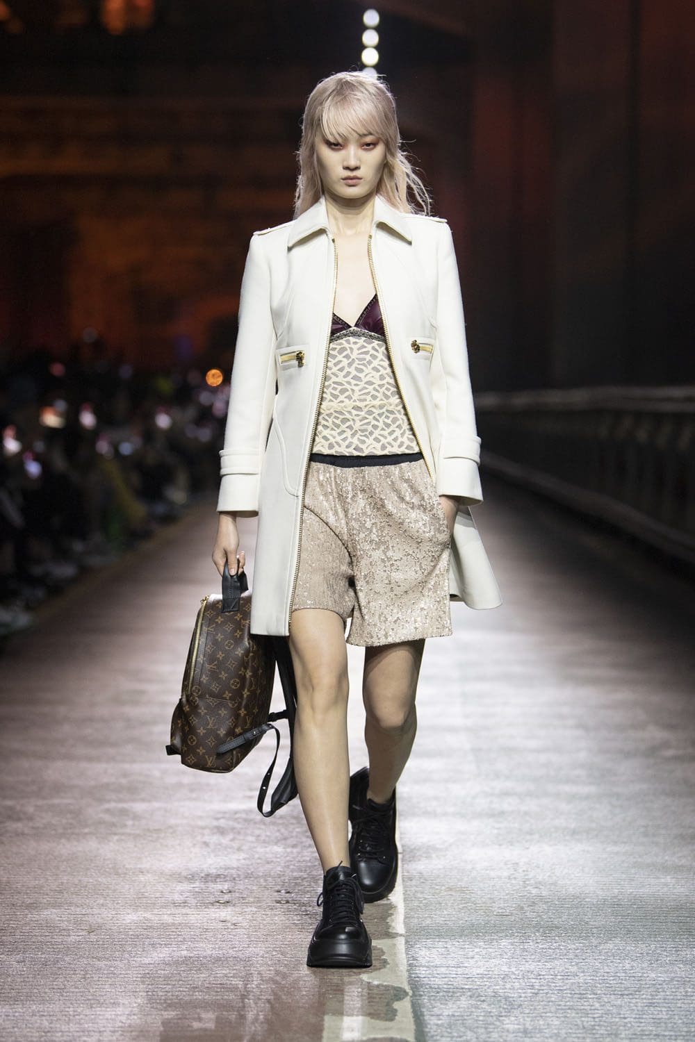 Louis Vuitton Pré-Automne 2023 Séoul Runway Magazine (25)