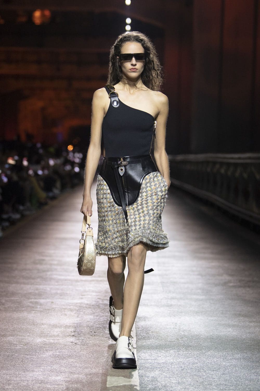 Louis Vuitton Pré-Automne 2023 Séoul Runway Magazine (27)